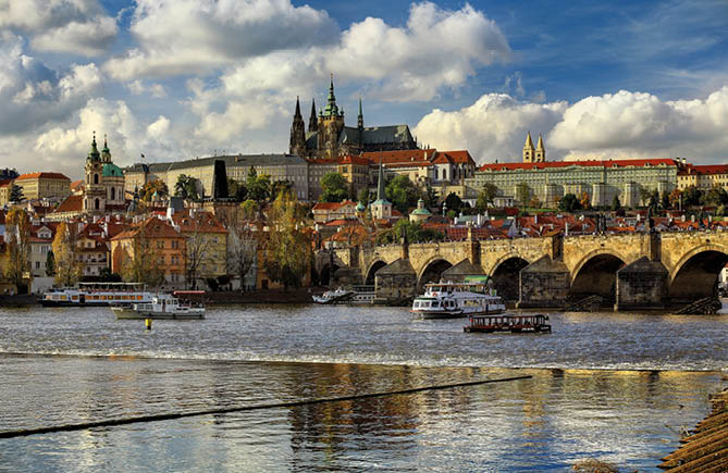 Kniha “ esk republika 2020 - Libor Sv  ek" - vyd n  1., rok 2020