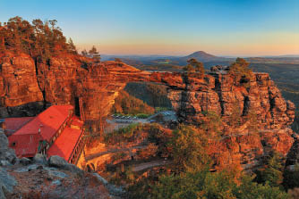 Kniha “ esk republika 2020 - Libor Sv  ek" - vyd n  1., rok 2020